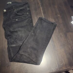 Black Skinny Jeans with Distressed Look